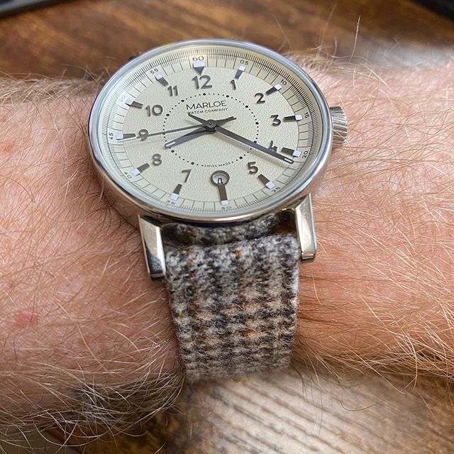 LIGHT BROWN GLENCHECK