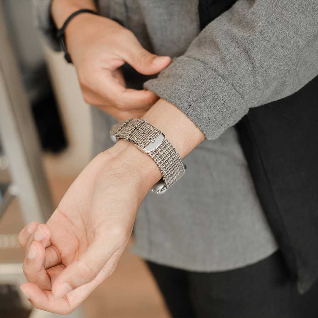 Apple Watch LIGHT BROWN GLENCHECK