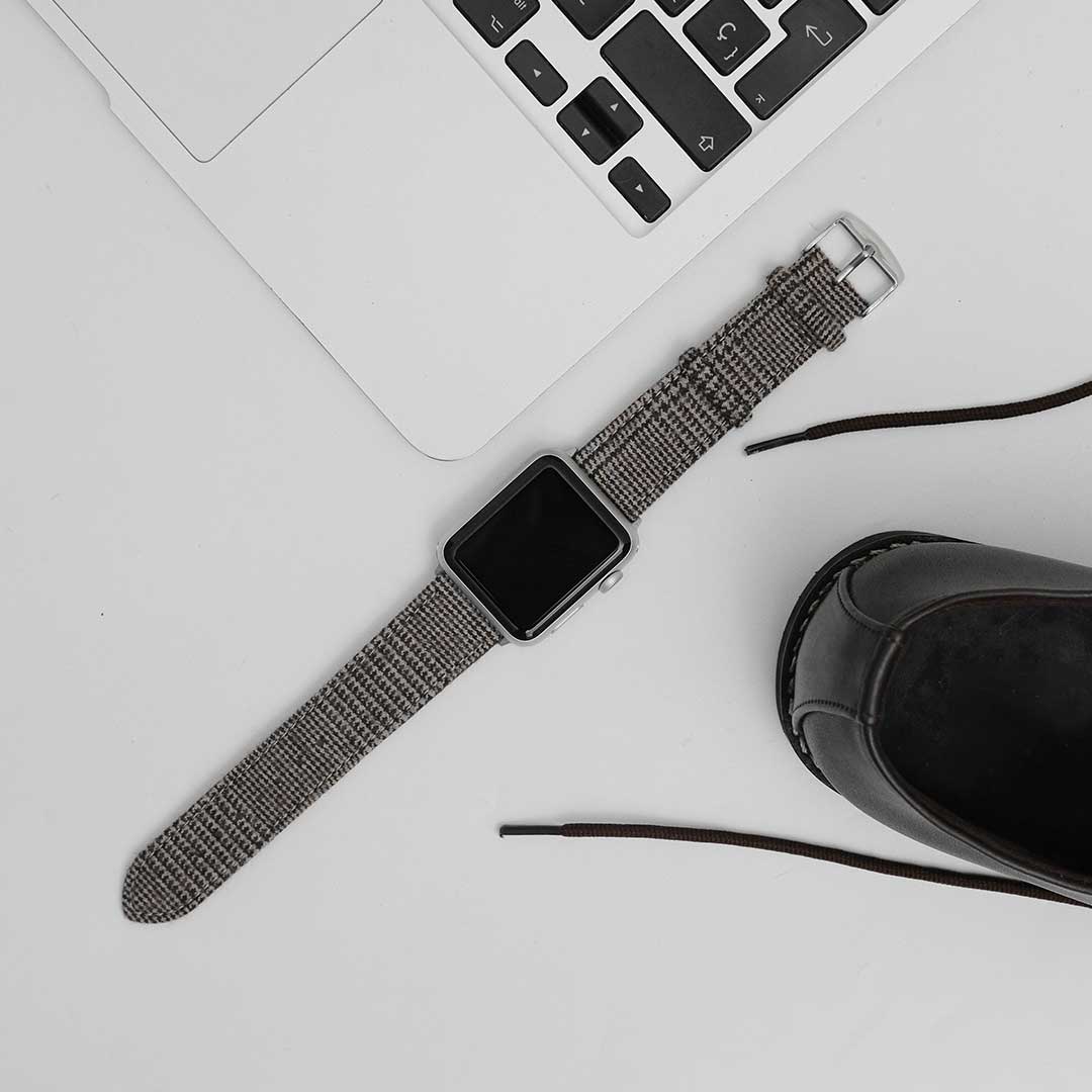 Apple Watch LIGHT BROWN GLENCHECK