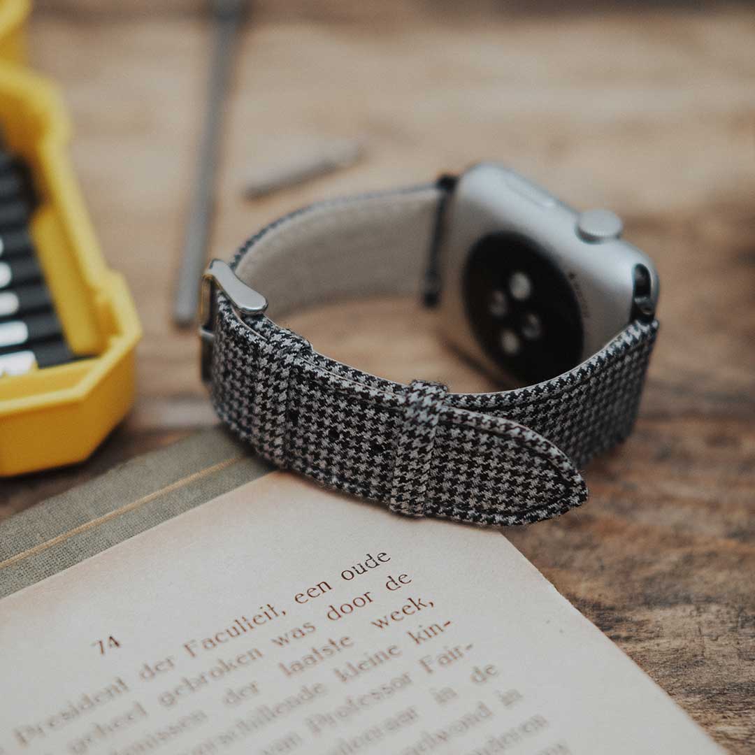 Apple Watch BLACK & WHITE houndstooth