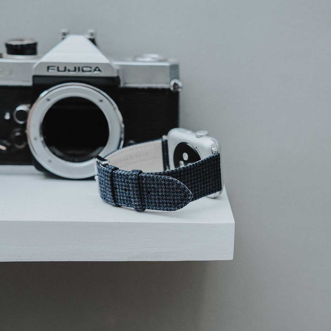 Apple Watch BLUE-NAVY pied de poul