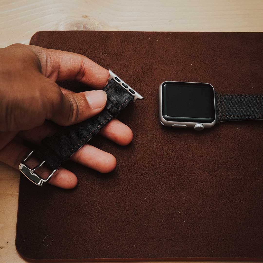 Apple Watch DARK GREY w FANCY BROWN WINDOWPANE overplaid