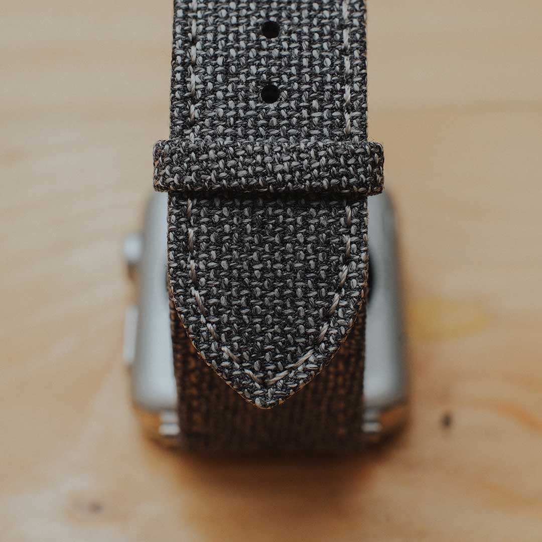 Apple Watch MEDIUM GREY solid weave effect