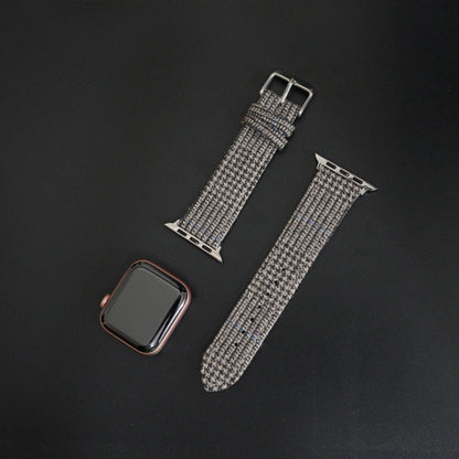 Featured image of the Apple Watch Light Brown Glencheck strap