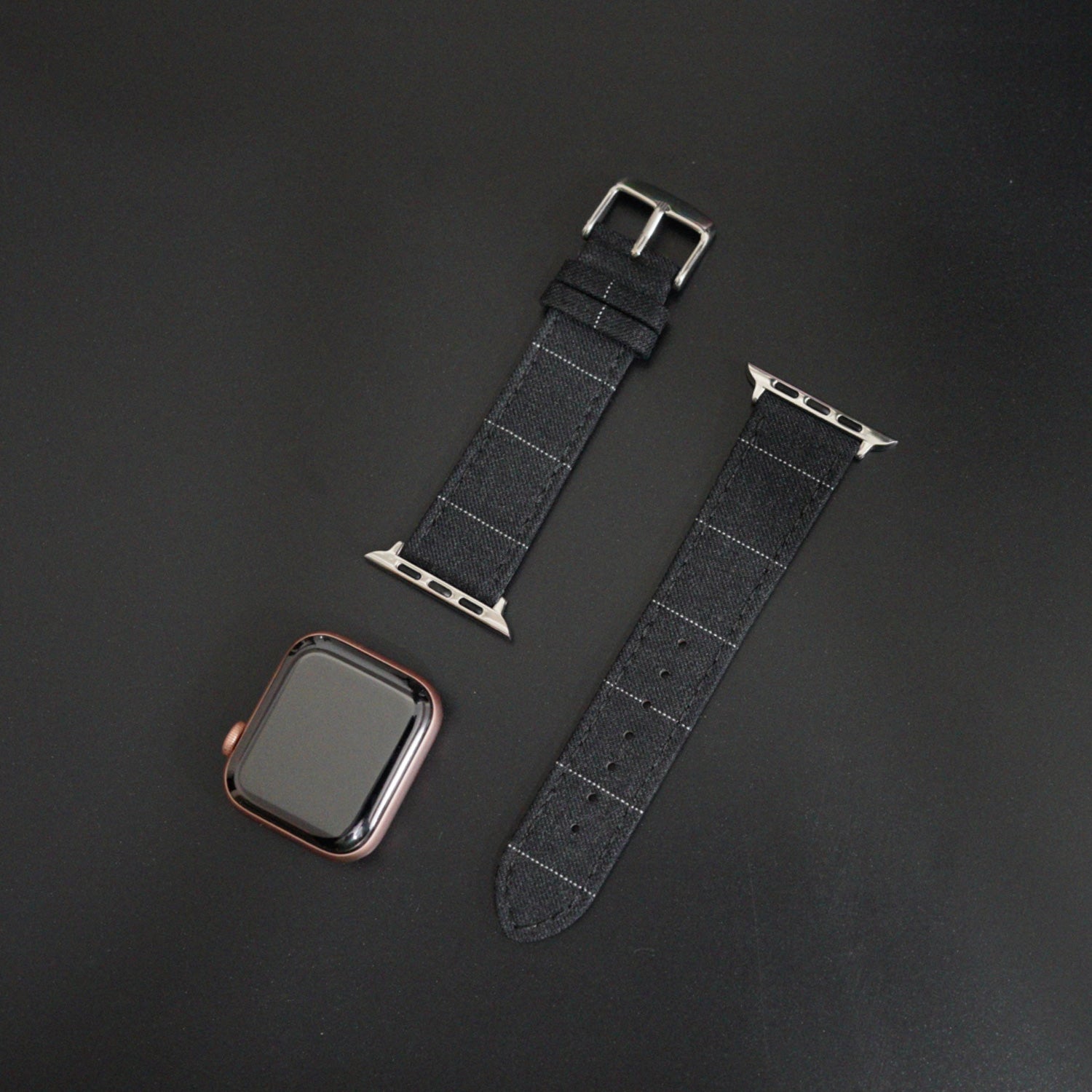 Featured image of the Apple Watch Char Grey Classic Bead band