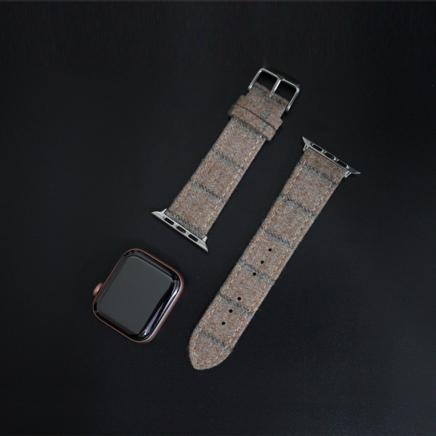 Featured image of the Apple Watch Light Tan Double Stripe band