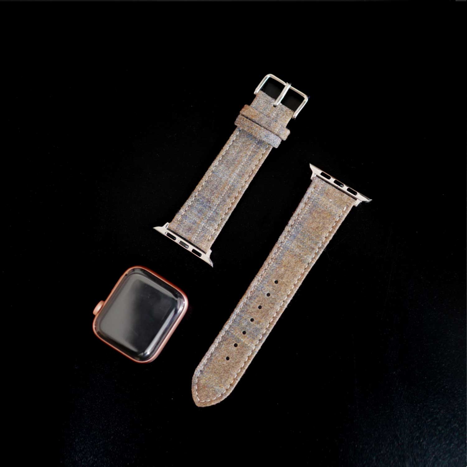 Featured image of the Apple Watch Light Brown with Blue/Tan Check band