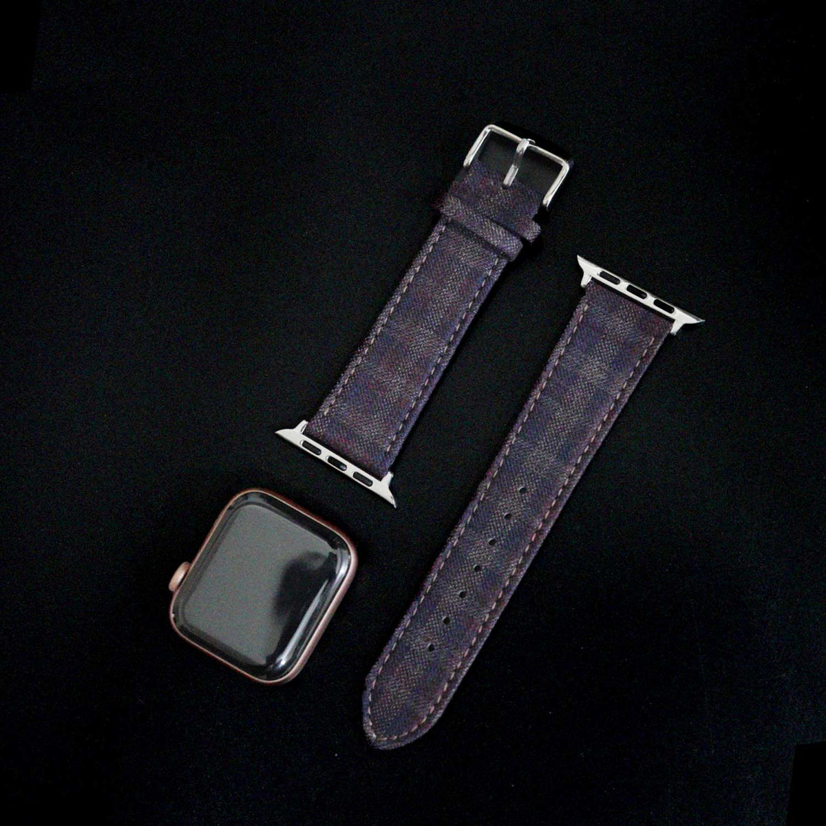 Featured image of the Apple Watch Plum/Navy/Brown Grid Check band