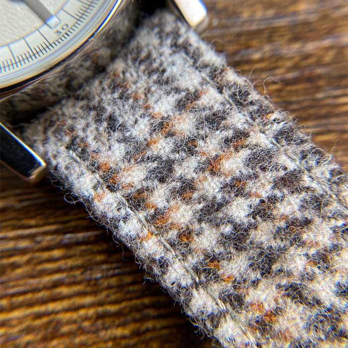 LIGHT BROWN GLENCHECK